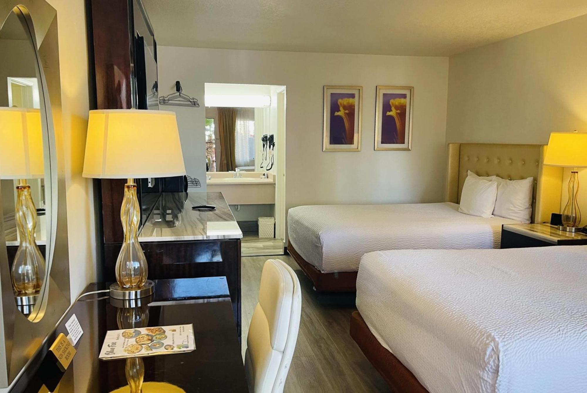 במוטל Ramada By Wyndham יומה מראה חיצוני תמונה