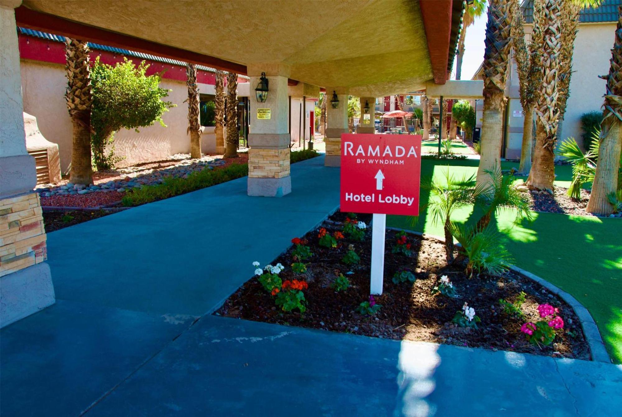 במוטל Ramada By Wyndham יומה מראה חיצוני תמונה