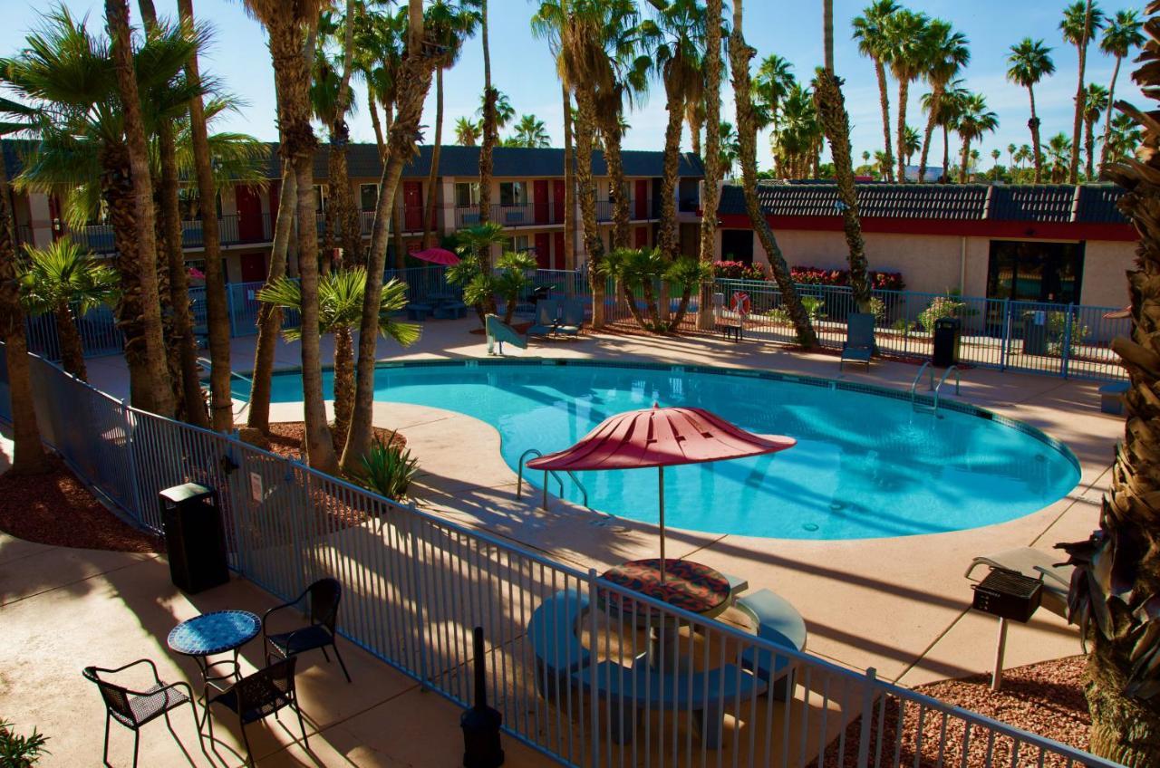 במוטל Ramada By Wyndham יומה מראה חיצוני תמונה
